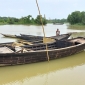 হালদা নদীতে ডিম আহরণকারীরা অপেক্ষায়