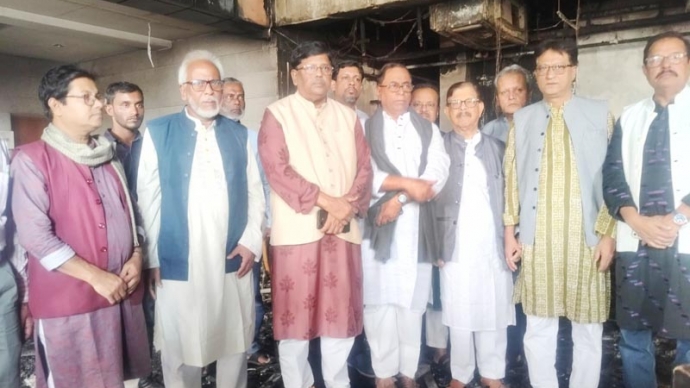 ঠান্ডা মাথায় পরিকল্পিতভাবে দুই পত্রিকা অফিসে অগ্নিসংযোগ করা হয়েছে