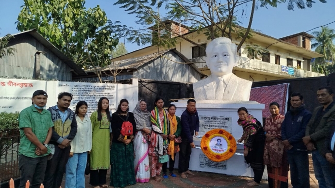 খাগড়াছড়িতে বিপ্লবী ওয়ার্কার্স পার্টি রাঙামাটি জেলা কমিটির পক্ষ থেকে এম.এন লারমা’র প্রতি শ্রদ্ধাঞ্জলি জ্ঞাপন