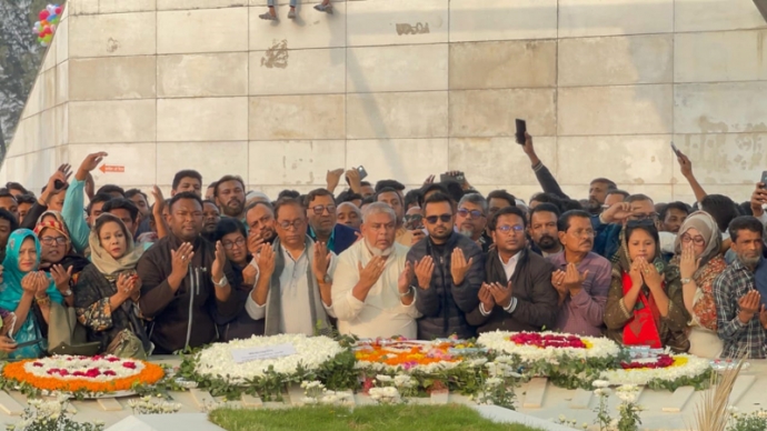 প্রেসিডেন্ট জিয়াউর রহমান ও বেগম খালেদা জিয়ার মাজারে জননেতা সাইফুল হকের শ্রদ্ধাজ্ঞাপন