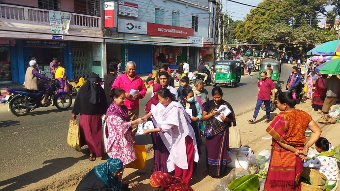 রাঙামাটি পৌর কর্তৃপক্ষ দিনের বেলায় ময়লা আবর্জনা পরিষ্কার না করে রাতের বেলায় যাতে ময়লা আবর্জনা পরিষ্কার করেন : জুঁই চাকমা