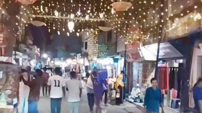 গোলাপগঞ্জে জমে উঠেছে ঈদের বাজার