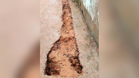 রাঙামাটি শহরের গর্জনতলী গ্রামের রাস্থা এখন মরণ  ফাঁদ : জনদুর্ভোগ