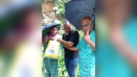 কাপ্তাইয়ে পার্বত্য প্রতিমন্ত্রীর খাদ্য সহায়তা