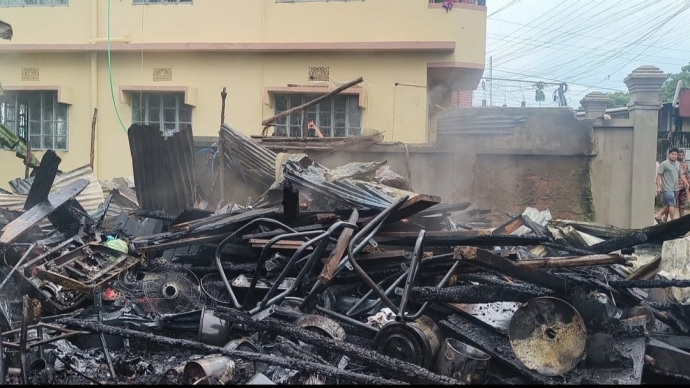 রাঙামাটির কল্যাণপুরে বৈদ্যুতিক শর্ট সার্কিটে দুই দোকান পুড়ে ছাই